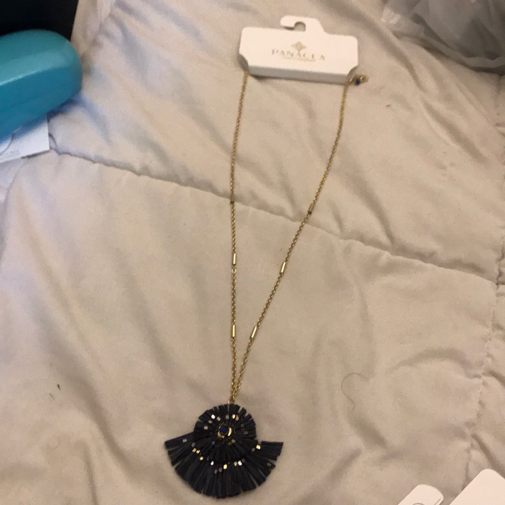 Tassle Necklace 10$
